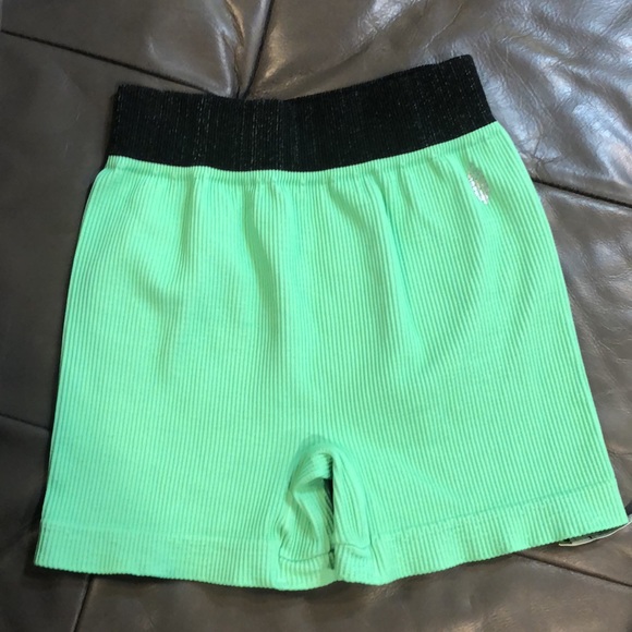 Free People || NWT || Fresh Cut Prajna Activewear Seamless Shorts - Picture 6 of 6